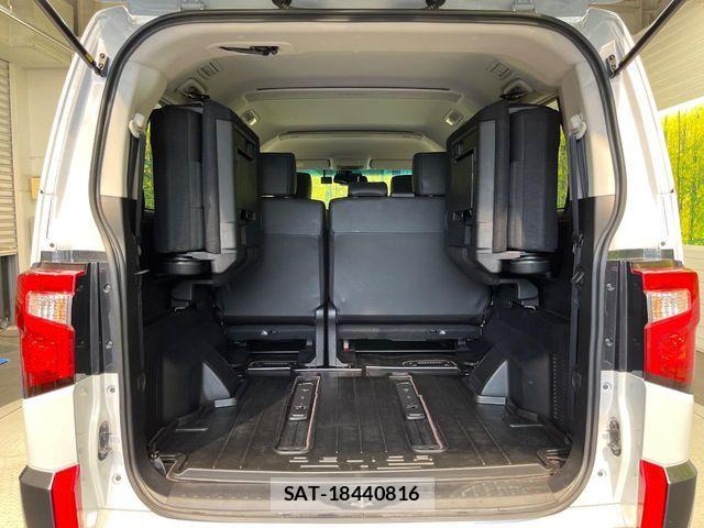 Mitsubishi DELICA 2022-09 8524396-10