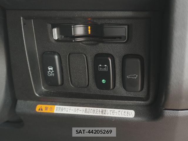 Mitsubishi DELICA 2014-02 8524409-19