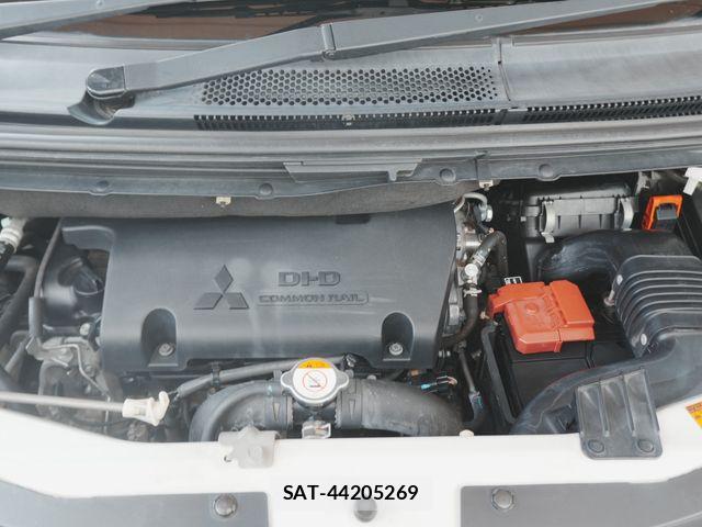 Mitsubishi DELICA 2014-02 8524409-22