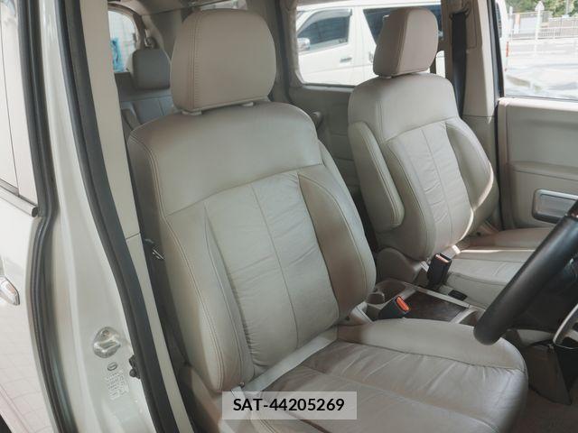 Mitsubishi DELICA 2014-02 8524409-24