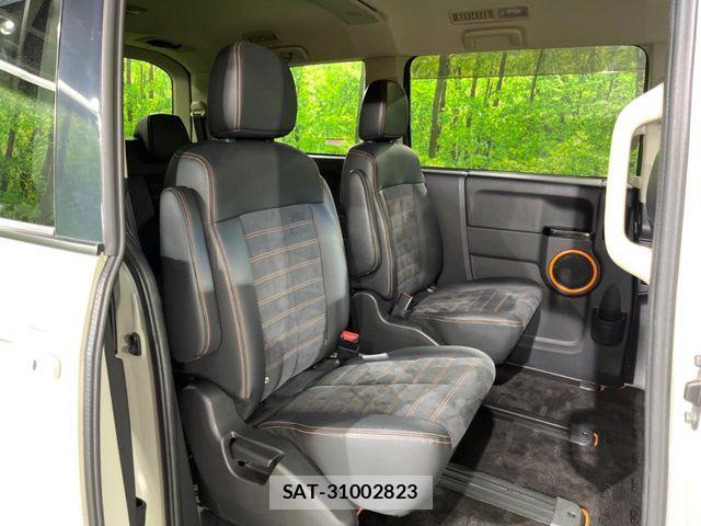 Mitsubishi DELICA 2018-02 8524404-9