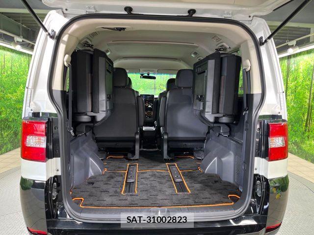 Mitsubishi DELICA 2018-02 8524404-11