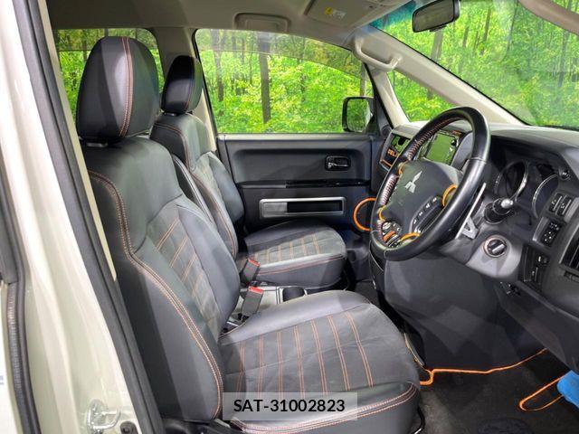 Mitsubishi DELICA 2018-02 8524404-8