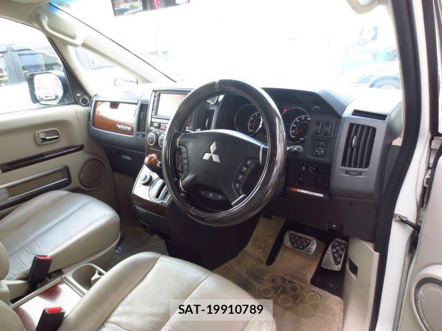 Mitsubishi DELICA 2009-11 8524410-1