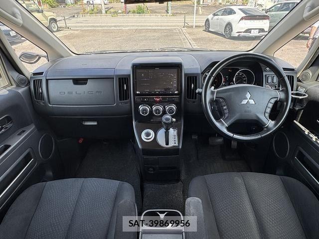 Mitsubishi DELICA 2013-07 8561698-1