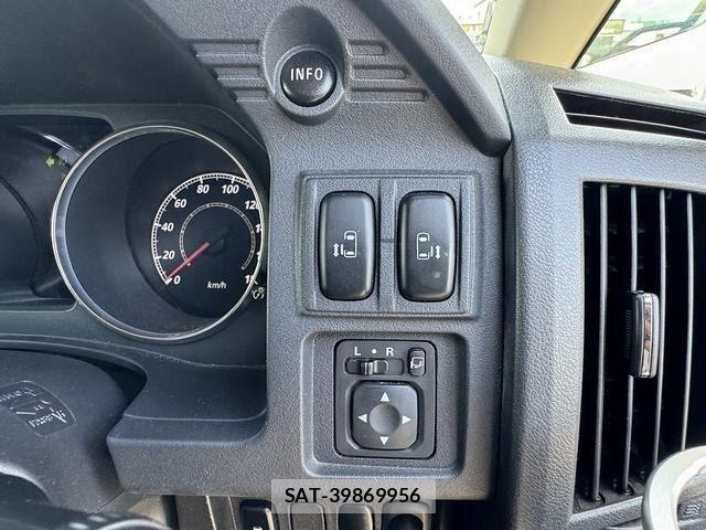 Mitsubishi DELICA 2013-07 8561698-22