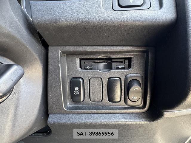 Mitsubishi DELICA 2013-07 8561698-23