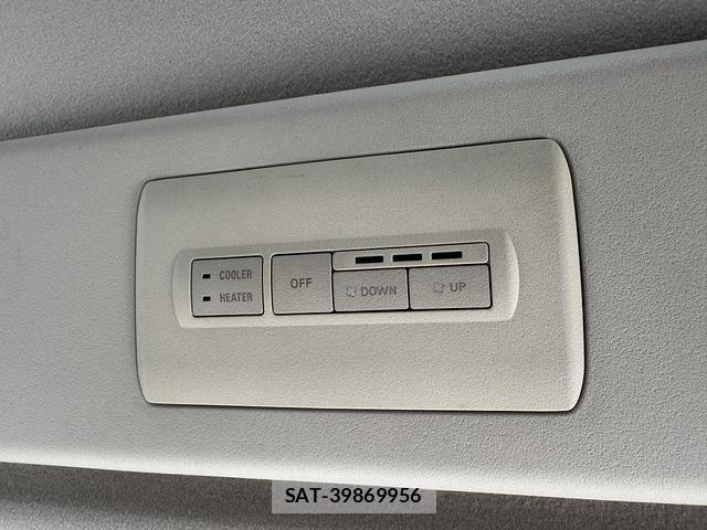 Mitsubishi DELICA 2013-07 8561698-27