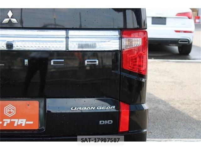 Mitsubishi DELICA 2019-02 8561695-15