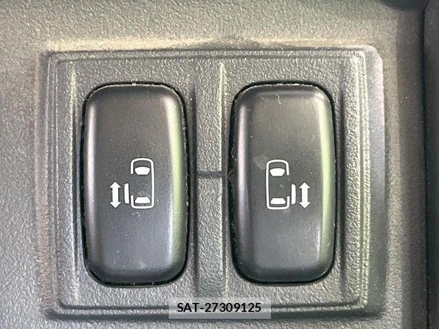 Mitsubishi DELICA 2018-03 8561697-5