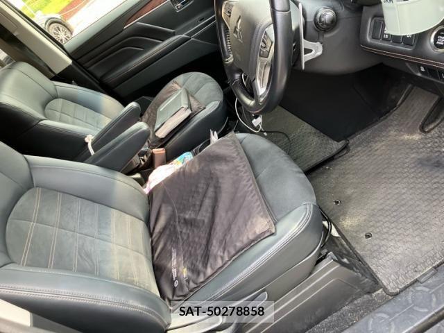 Mitsubishi DELICA 2021-10 8658758-9