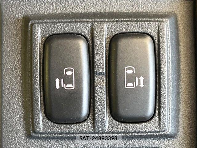 Mitsubishi DELICA 2015-08 8658762-4