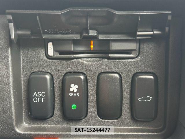 Mitsubishi DELICA 2007-06 8658773-6