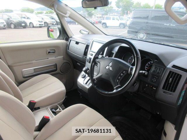 Mitsubishi DELICA 2013-10 8658764-11