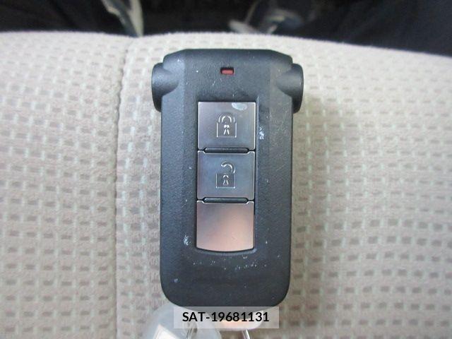 Mitsubishi DELICA 2013-10 8658764-24
