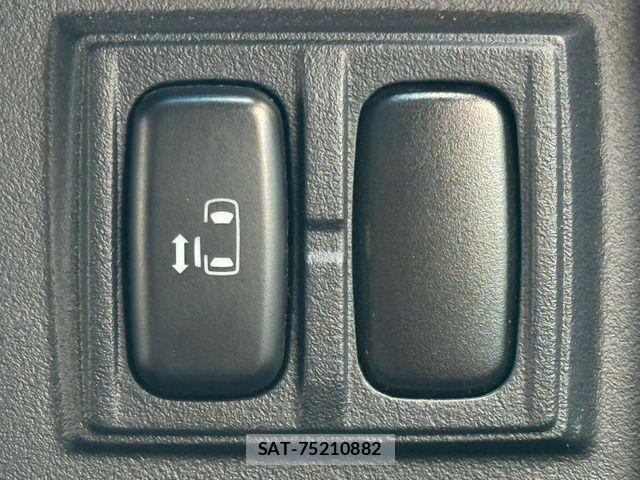 Mitsubishi DELICA 2009-11 8658765-13
