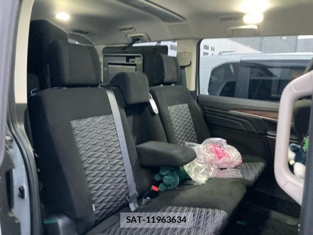 Mitsubishi DELICA 2022-10 8658757-10
