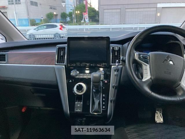 Mitsubishi DELICA 2022-10 8658757-11