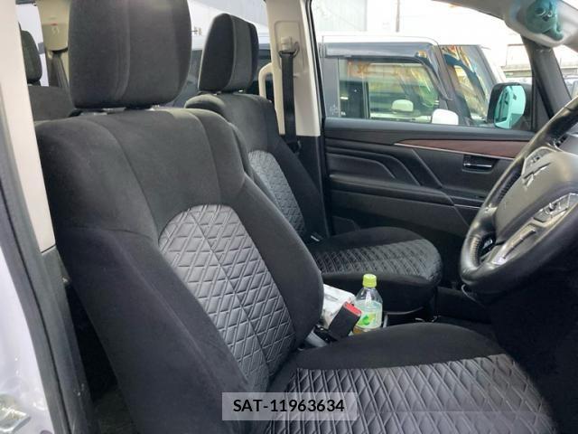 Mitsubishi DELICA 2022-10 8658757-12