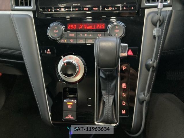 Mitsubishi DELICA 2022-10 8658757-24