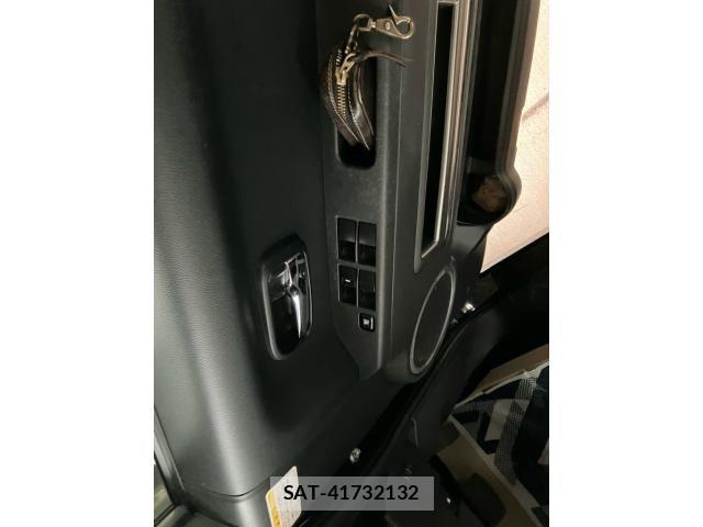 Mitsubishi DELICA 2017-01 8658763-16