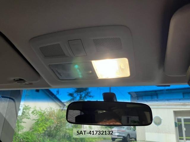 Mitsubishi DELICA 2017-01 8658763-24