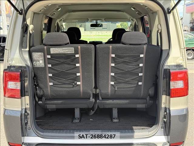 Mitsubishi DELICA 2009-10 8658772-10