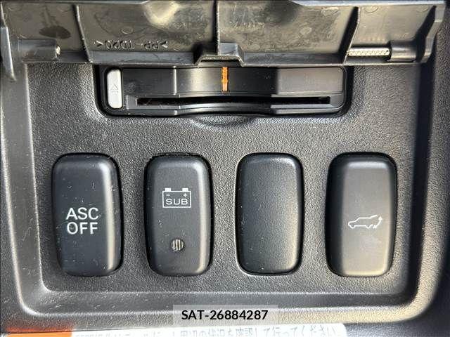 Mitsubishi DELICA 2009-10 8658772-14