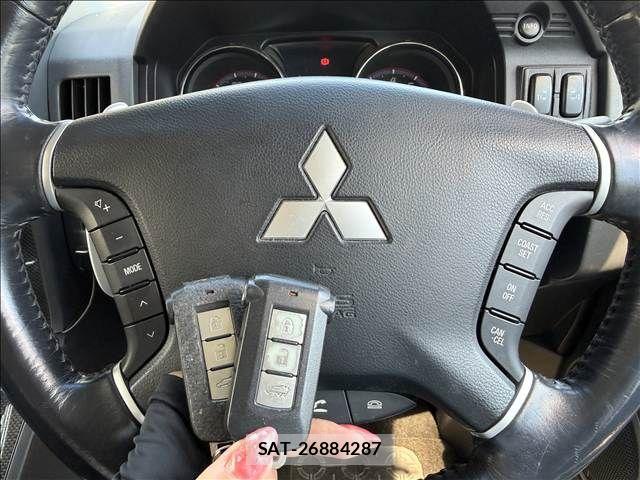 Mitsubishi DELICA 2009-10 8658772-17