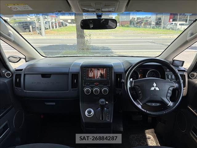 Mitsubishi DELICA 2009-10 8658772-1