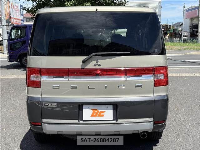 Mitsubishi DELICA 2009-10 8658772-22