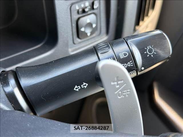 Mitsubishi DELICA 2009-10 8658772-26