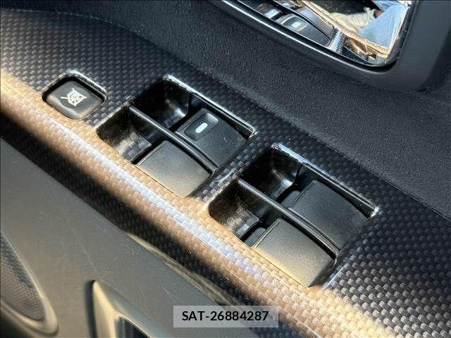 Mitsubishi DELICA 2009-10 8658772-28