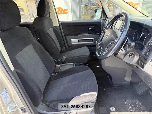 Mitsubishi DELICA 2009-10 8658772-8