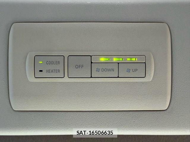 Mitsubishi DELICA 2009-10 8658770-12