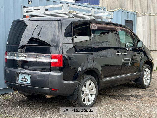 Mitsubishi DELICA 2009-10 8658770-19