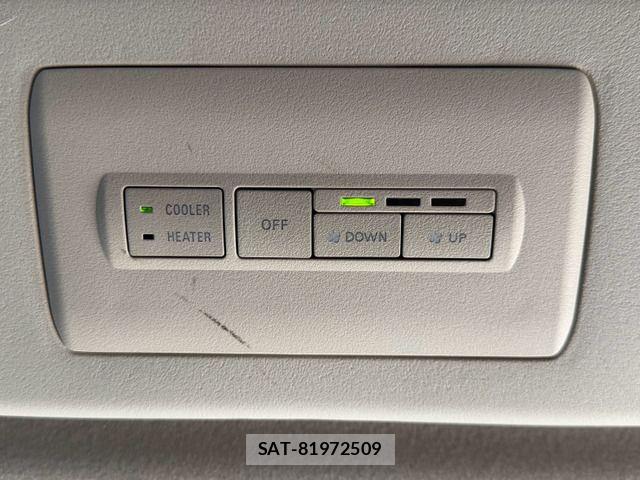 Mitsubishi DELICA 2013-11 8658766-10