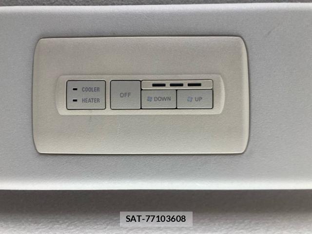 Mitsubishi DELICA 2007-09 8685461-26