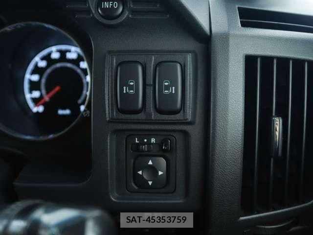 Mitsubishi DELICA 2018-03 8685458-11