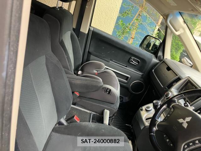 Mitsubishi DELICA 2007-10 8741740-14