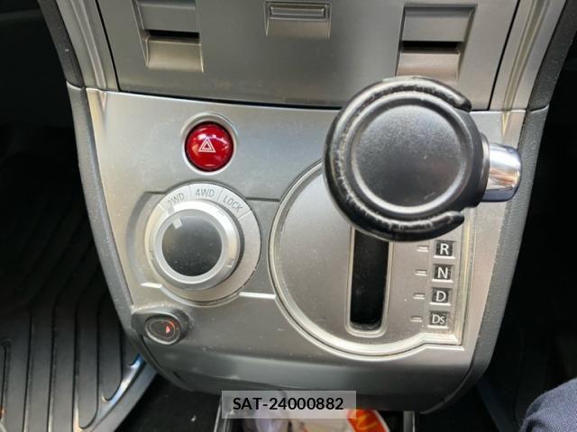 Mitsubishi DELICA 2007-10 8741740-24