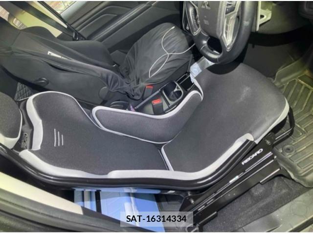 Mitsubishi DELICA 2022-03 8741716-5