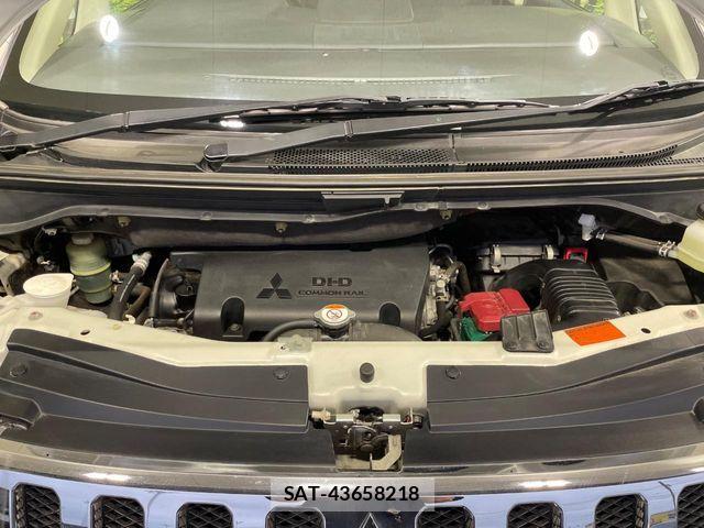 Mitsubishi DELICA 2018-01 8741723-18