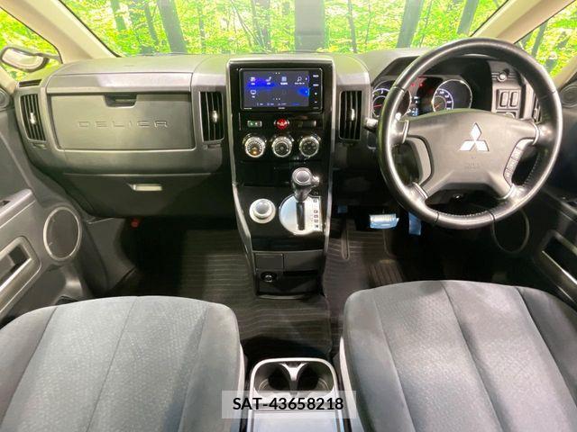 Mitsubishi DELICA 2018-01 8741723-1