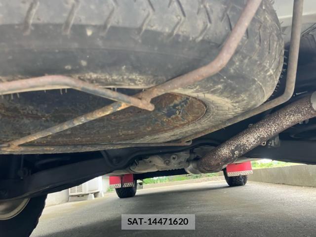 Mitsubishi DELICA 2011-10 8741737-11
