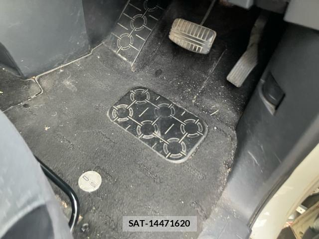 Mitsubishi DELICA 2011-10 8741737-18