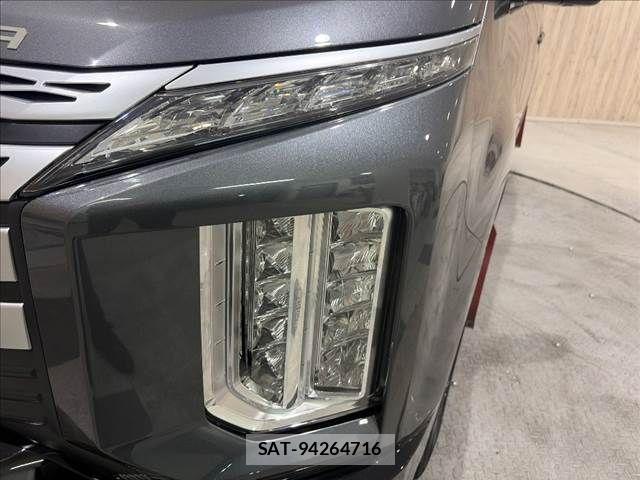 Mitsubishi DELICA 2019-03 8741718-24