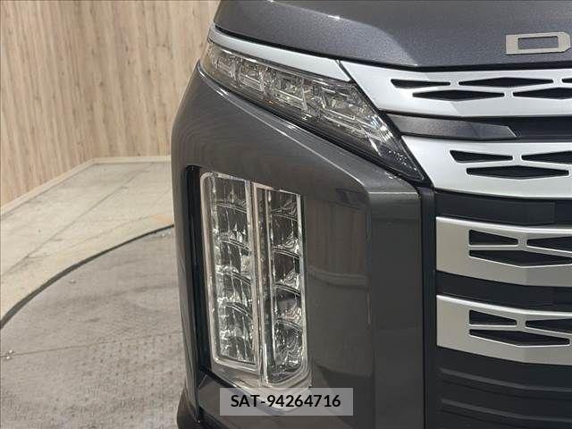 Mitsubishi DELICA 2019-03 8741718-25