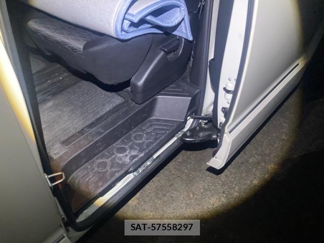 Mitsubishi DELICA 2021-03 8741702-14