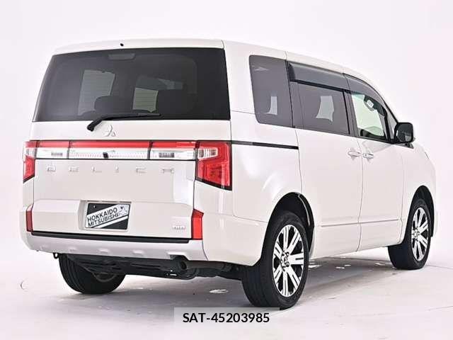 Mitsubishi DELICA 2021-08 8741715-17